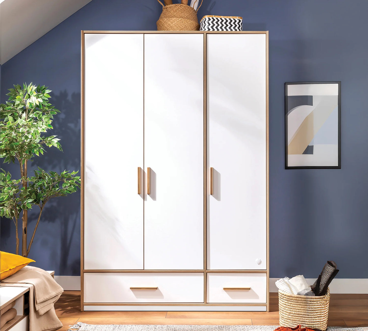 Трикрилен гардероб Modera New