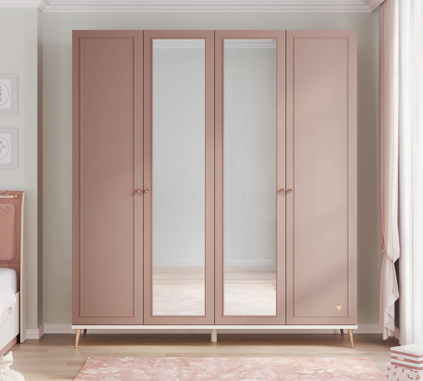 Четирикрилен гардероб Elegance