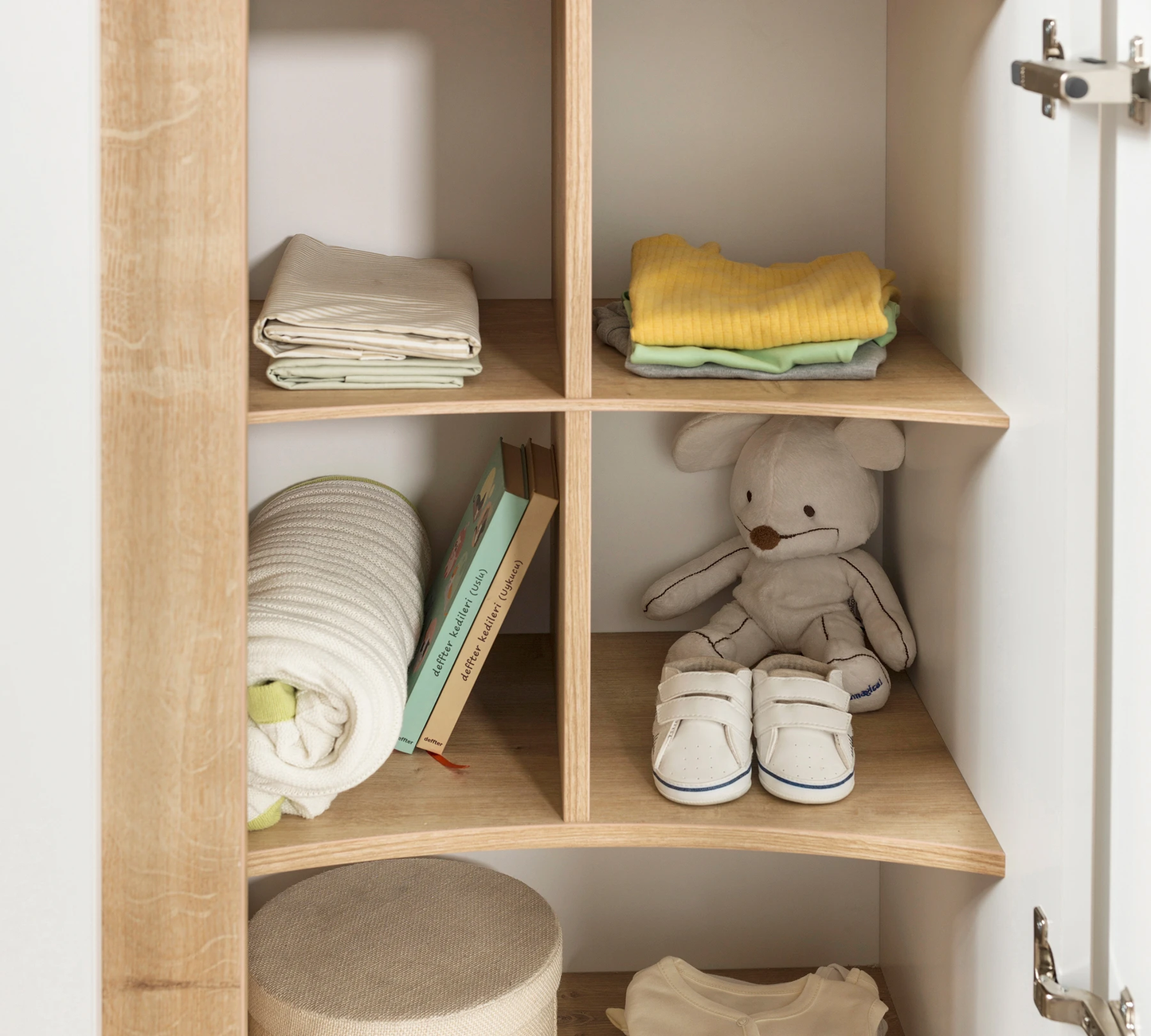 Детски трикрилен гардероб Natura Baby
